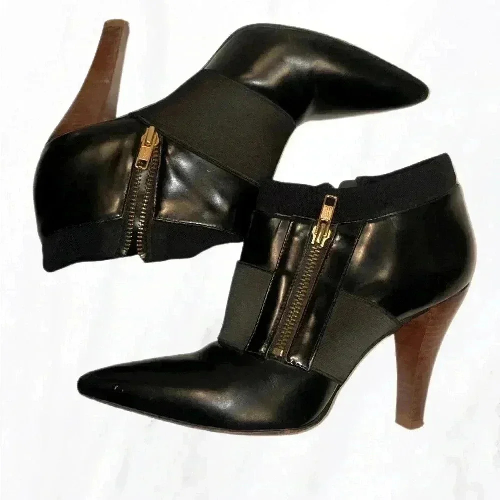 DKNY stylish day 2 nite black ankle patent leather zippered booties heel 8.5
